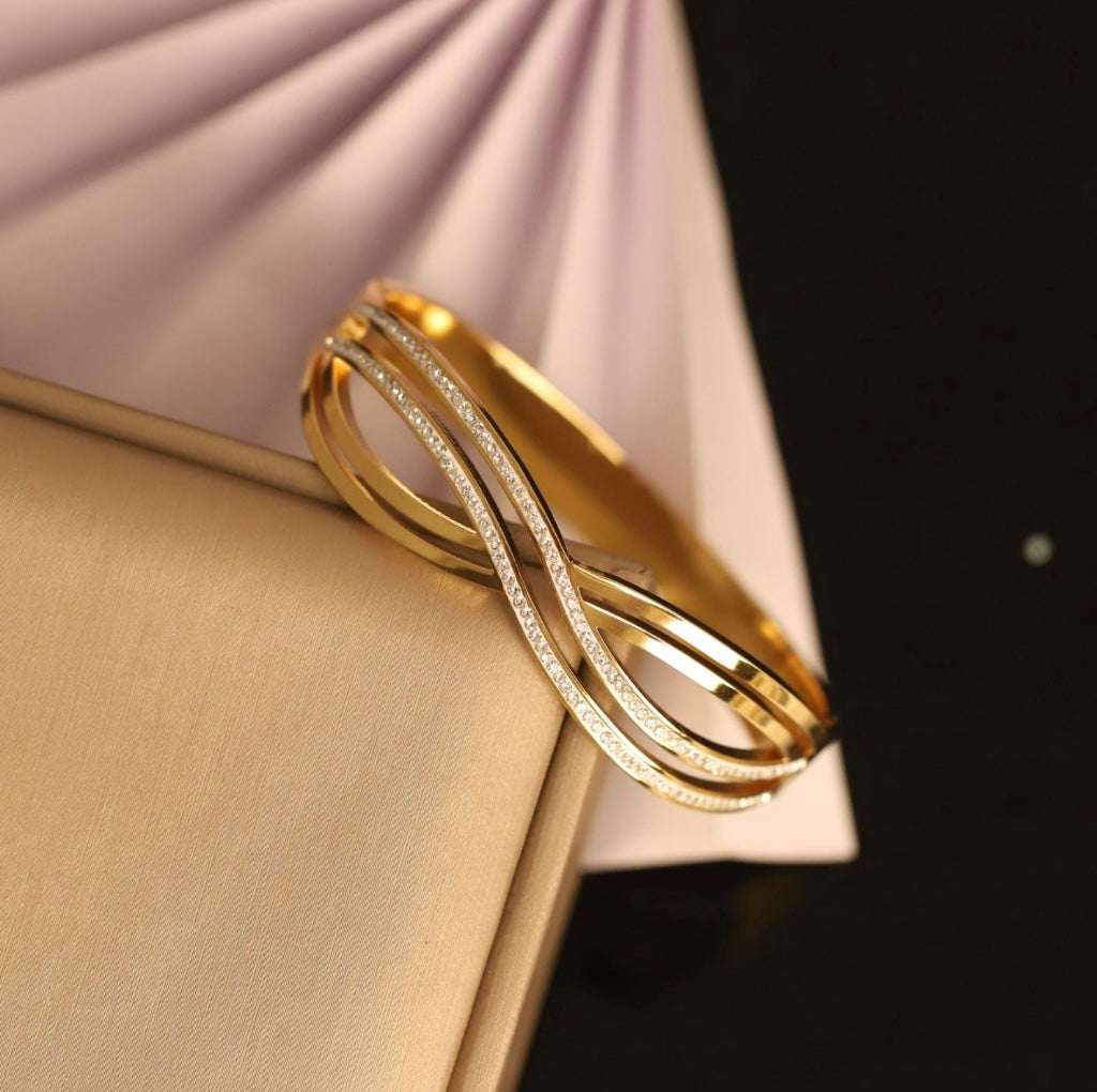 Spark Loop Bracelet