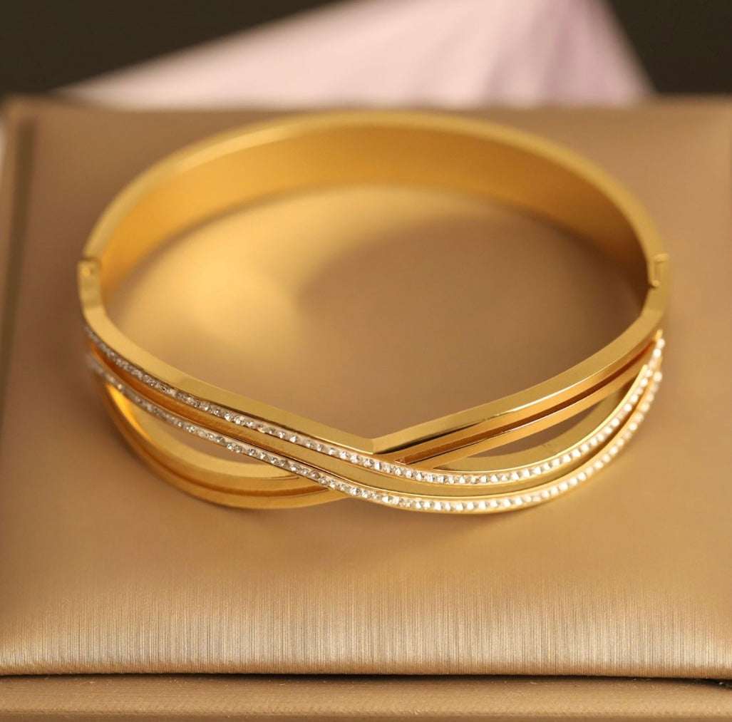 Spark Loop Bracelet