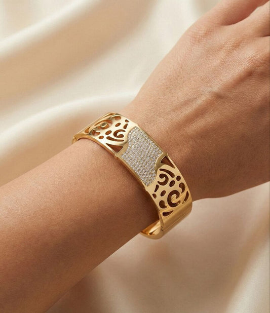 Shine Band Gold Finish Bracelet for Women | JEWELHIRA